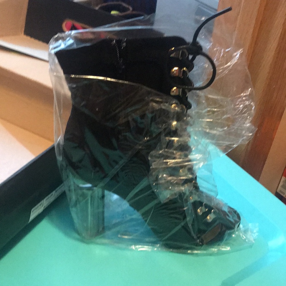 Never worn - Picture 4 of 9